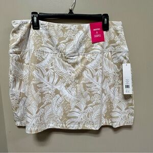Beige and White Floral Skort Sz XL Teez Her NWT